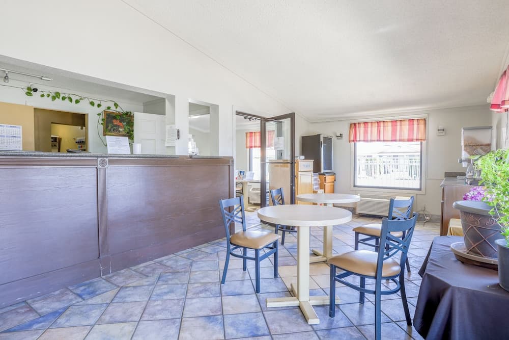 Cozy Garden Inn By OYO Hwy 40 Richmond