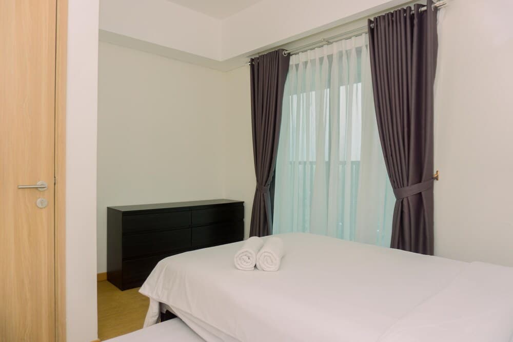 Nice And Modern 2Br At Bintaro Embarcadero Apartment