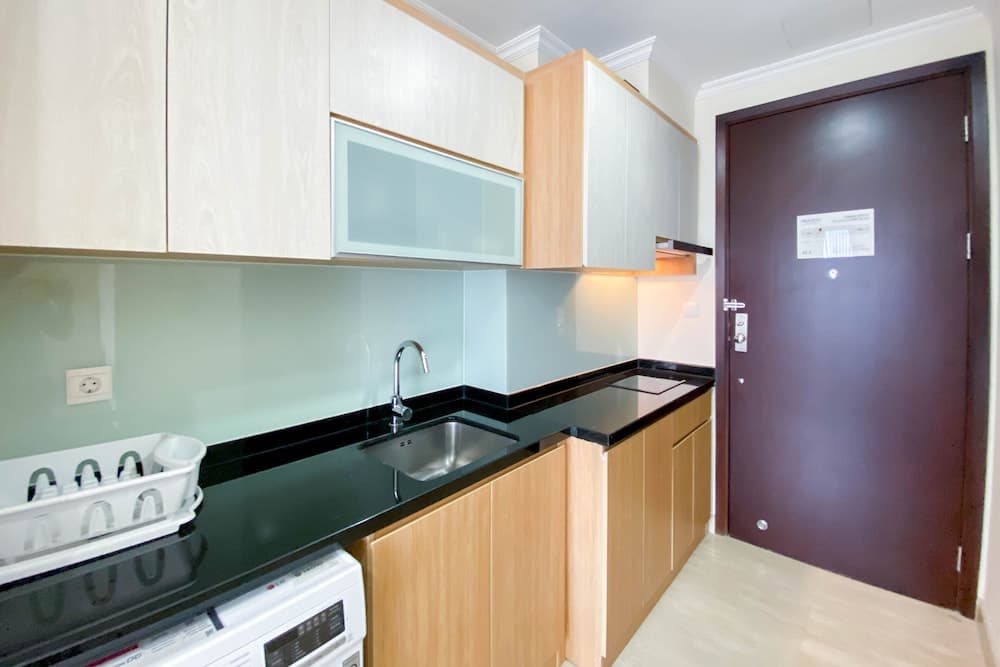 Comfort And Modern Studio Apartment At Menteng Park