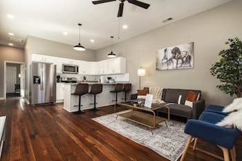 Historic CozySuites 4BR 2BA