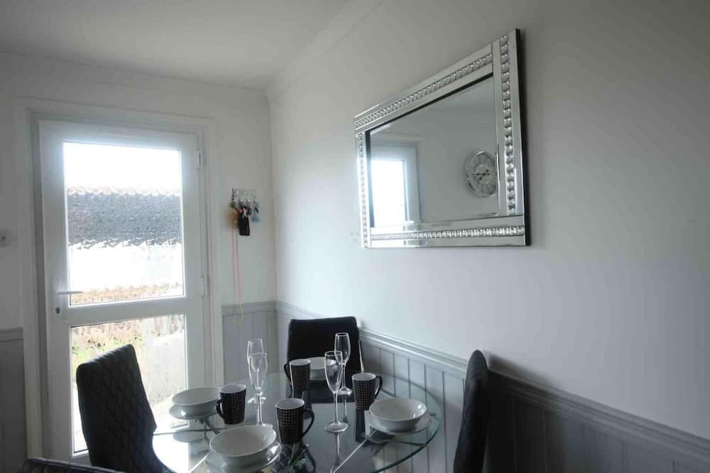 9A Medmerry Park 2 Bedroom Chalet