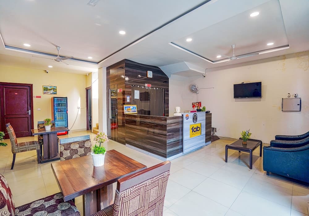 Fabhotel Grand Inn
