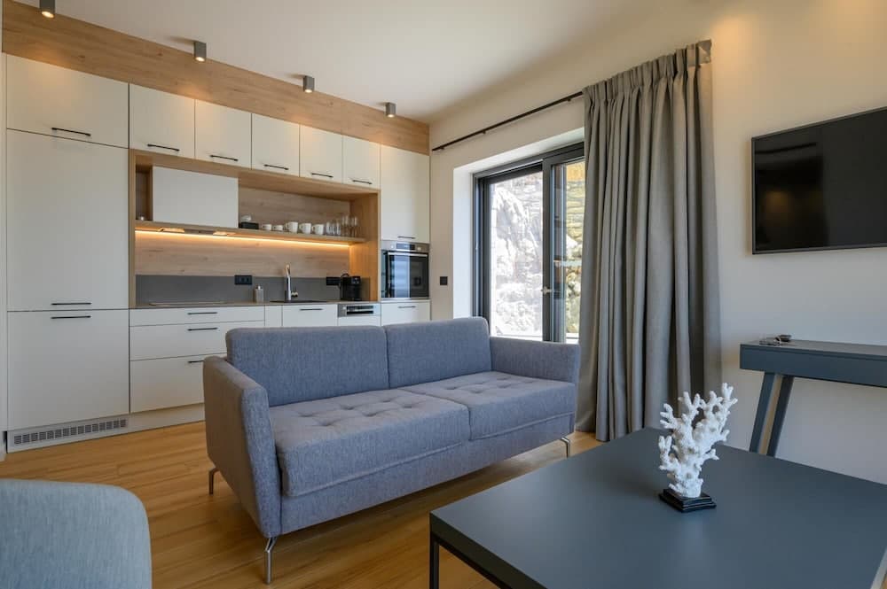 Vrahos Executive Suite