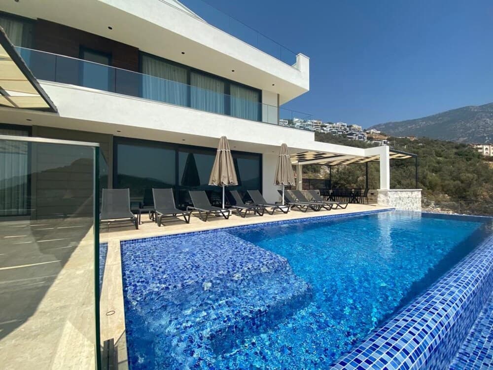 Spacious Villa With Sea View and Pool in Kalkan