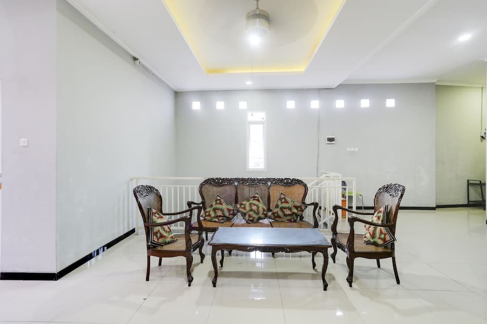 Capital O 3971 Griya Loka Syariah 1 Sampangan