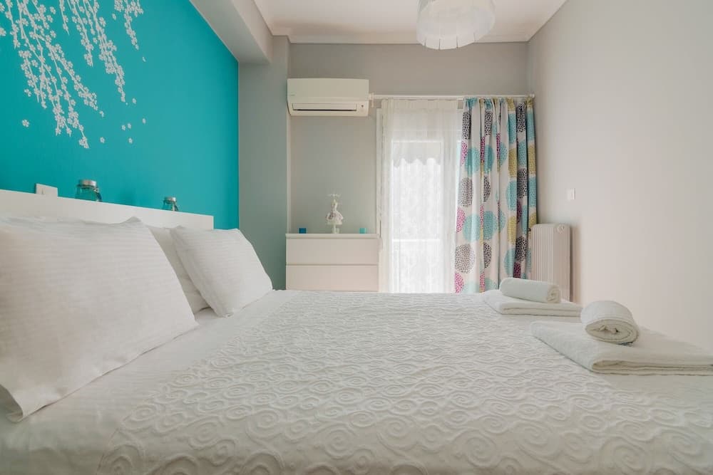 Adorable 2 Bedrooms Apartment in Athens