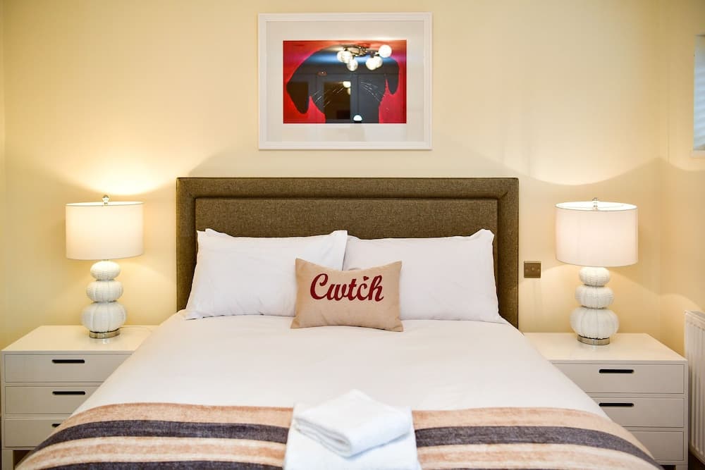 Just Stay Wales - Waterfront Townhouse