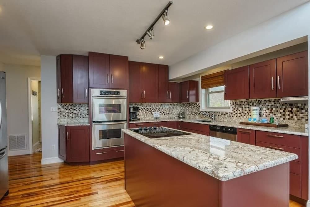 Waterfront Vista 3 Bedroom Chalet by Redawning