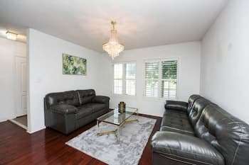 Splendid 3 Bedroom Townhouse in Heartland