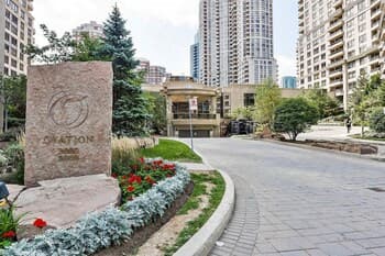 Pristine 2 Bedroom Near Square One Mall