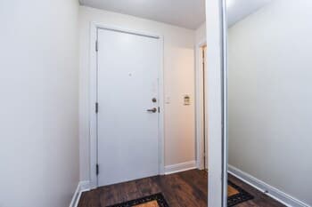 Luxury 2 Bedroom Suites in Mississauga Downtown