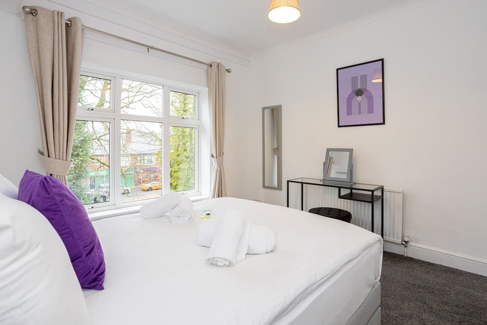 Pillo Rooms - 4BR House near Heaton Park