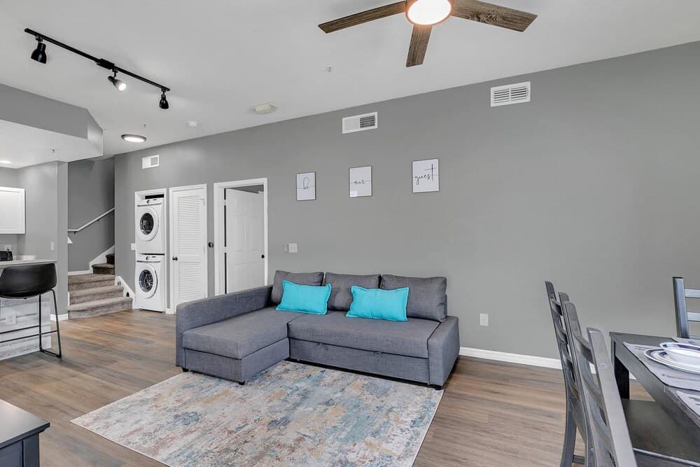 4BR Home- Near Disney w Resort Pool and Hot Tub