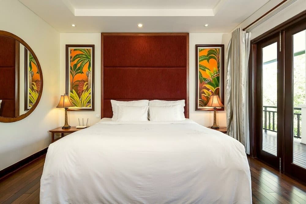 Luxury Pool Villas in Purama Villas