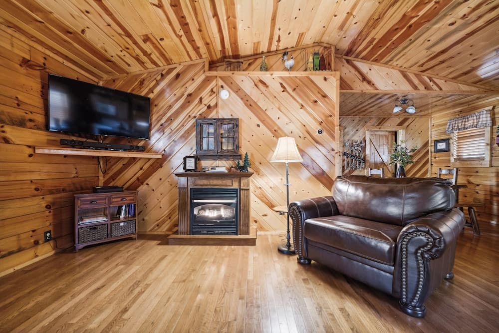 Wildberry Retreat 1 Bedroom Cabin by RedAwning