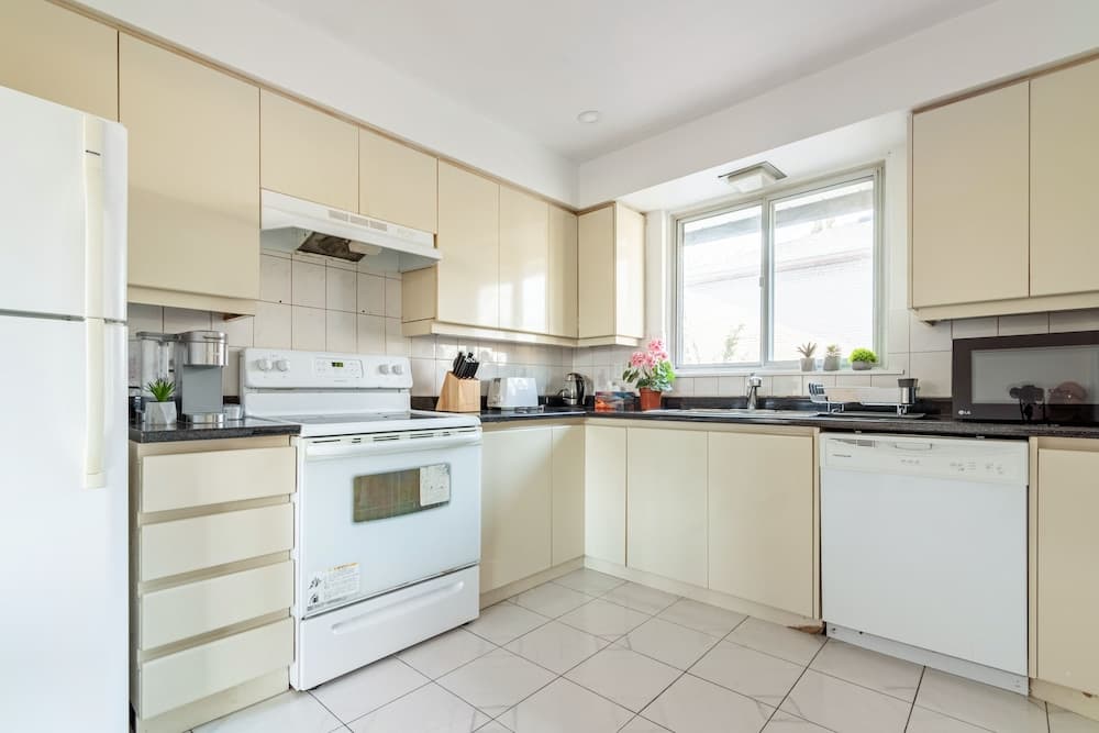 Family & Corporate home in Mississauga