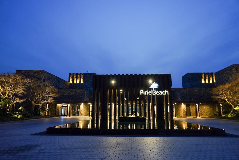 Pine Beach Golf Hotel