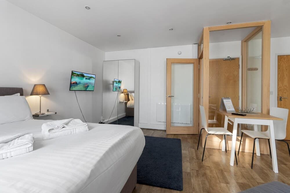 Exeter City Centre Apartments Stoop Apartment