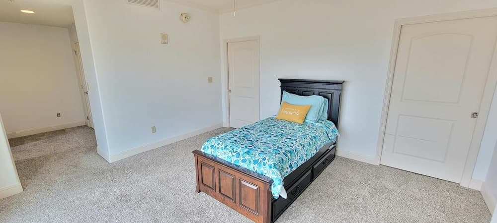 Laguna Bay 3 Bedroom Condo