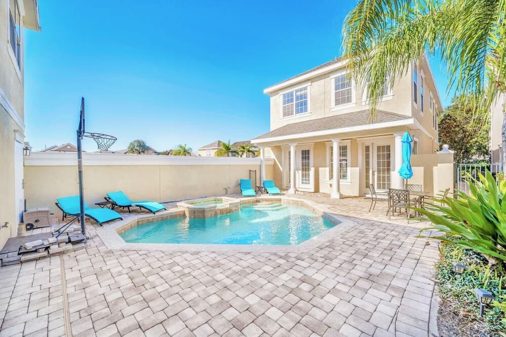 Near Disney - 4BR Home With Pool Hot Tub Games