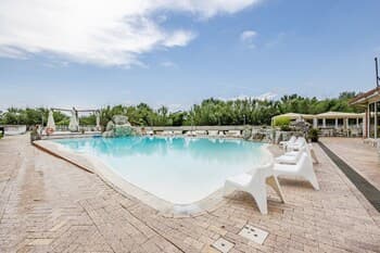 Bungalow Near The Beach 6