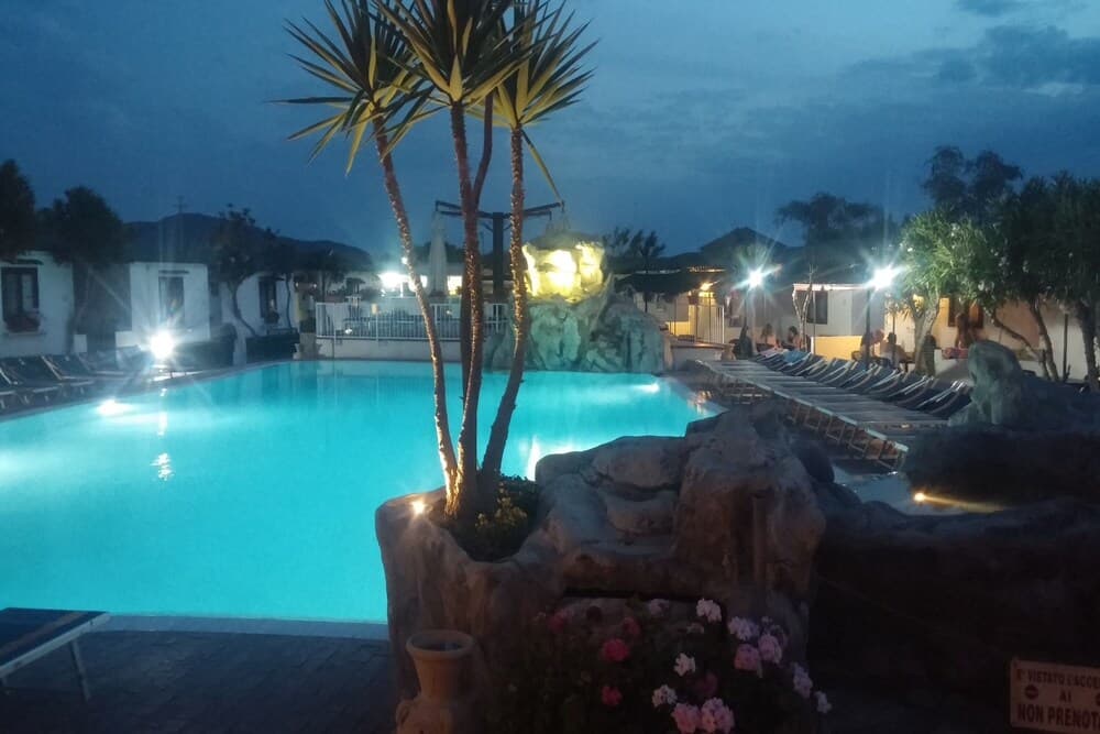 Bungalow With Pool Near The Beach 7