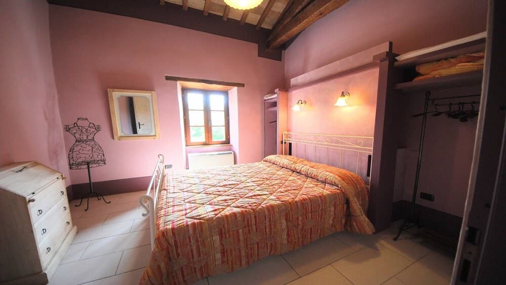 Spoleto-poolside-sleeps-20pool, Jacuzzi, Gardens -a True Fantasy