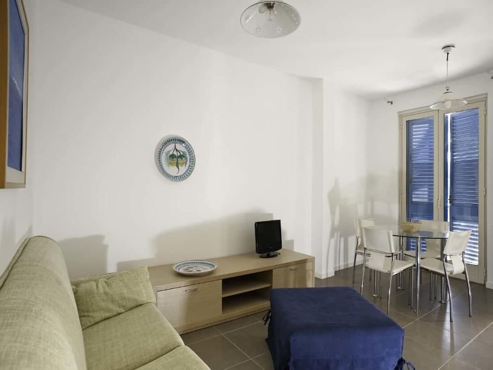 Dolce Mare 4 - Sea Front - Large Balcony - Sandy Beach