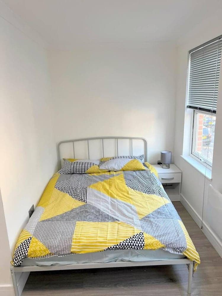 New 5-bed & 4 Bathroom House in Croydon