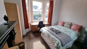 Spacious 3-bed House Great Location Coventry