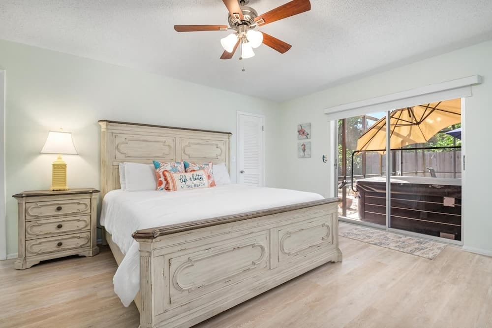 Swaying Palms 4 Bedroom Home by Redawning