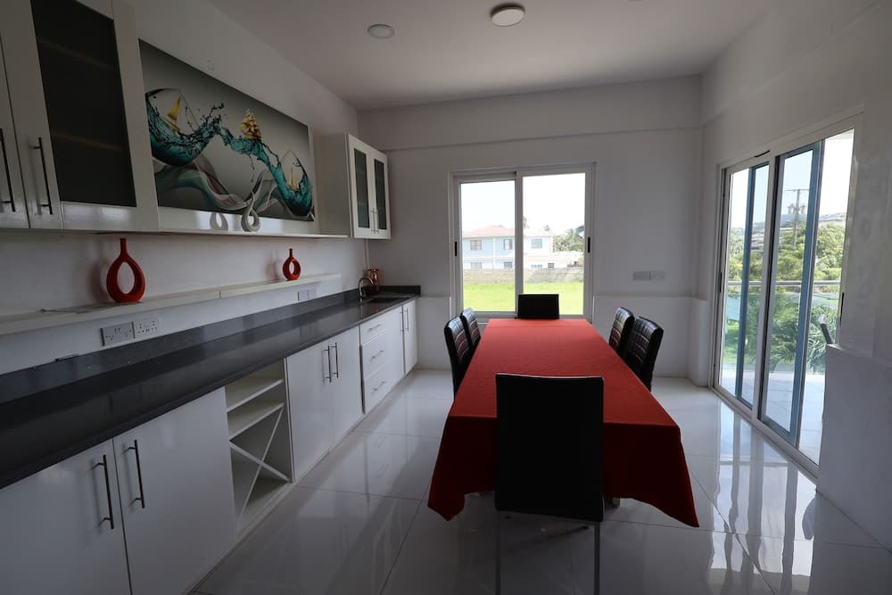 Luxury 5BD Loft in Prime Location