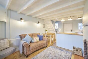 Host Stay Honey Cottage