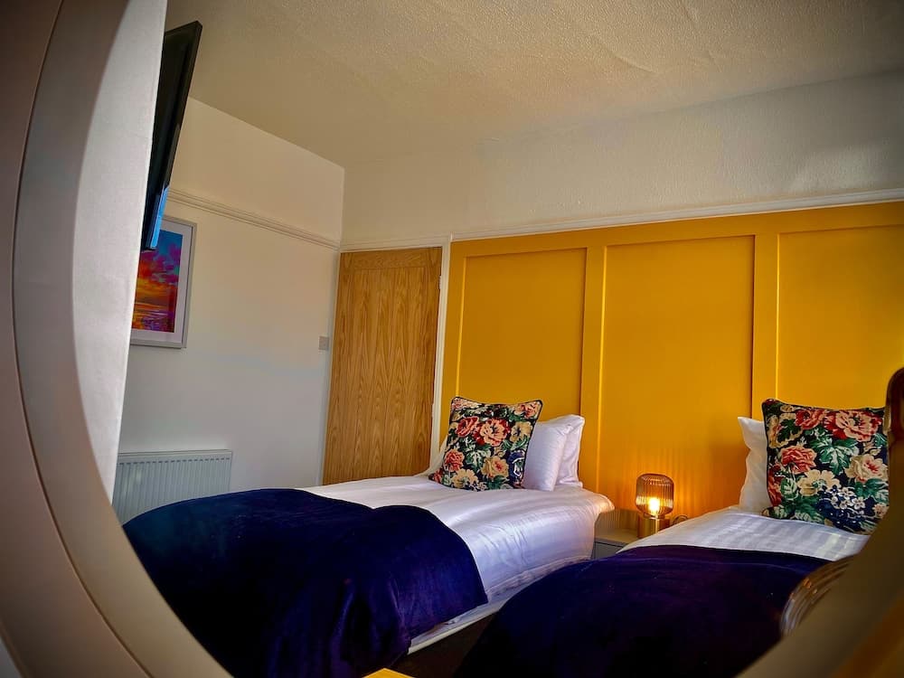 Family Modern 3 Bed Hot Tub House in Blackpool