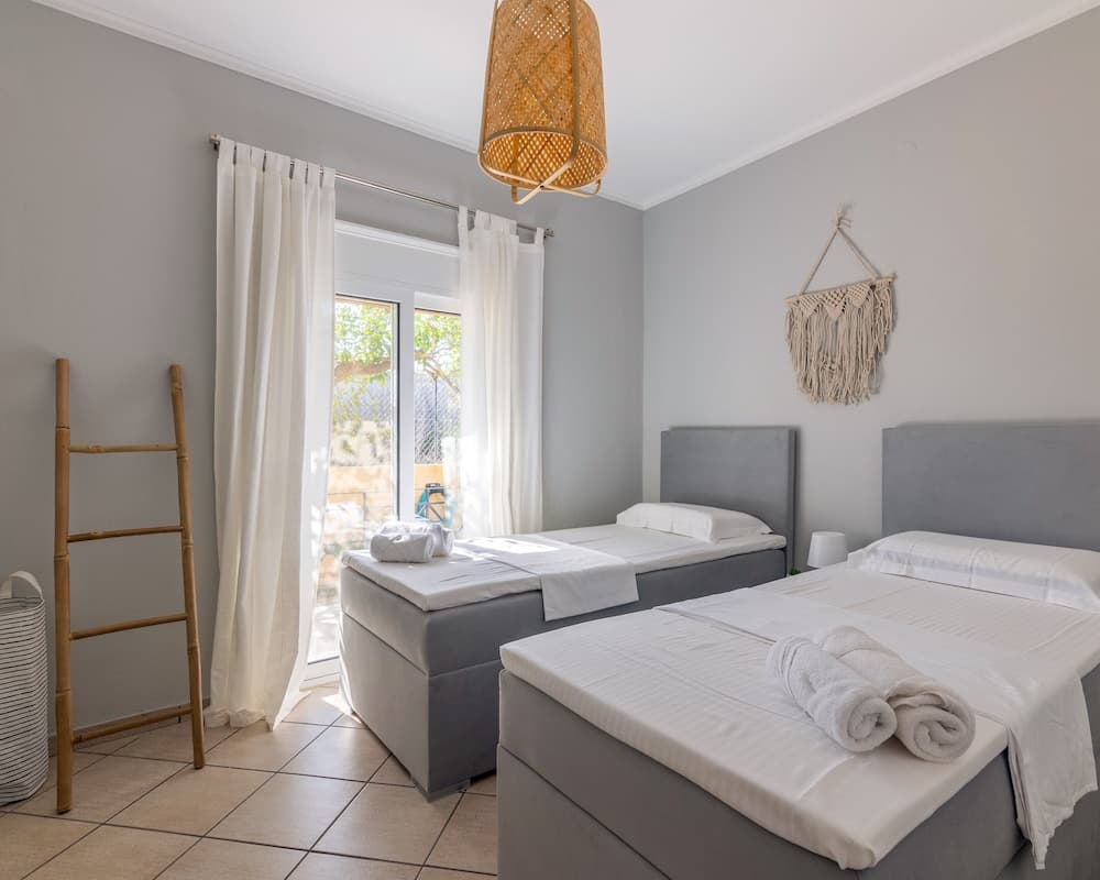 Luxury Garden Villa with Heated Pool