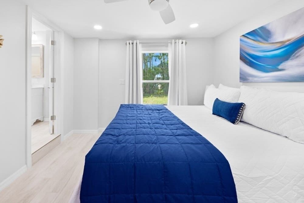 Murmond 5 Bedroom Home by RedAwning