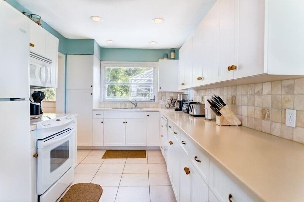 Winshall Home 4 Bedroom Home by RedAwning