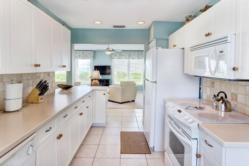 Winshall Home 4 Bedroom Home by RedAwning