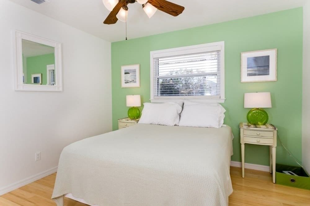 Osprey House 4 Bedroom Home by RedAwning