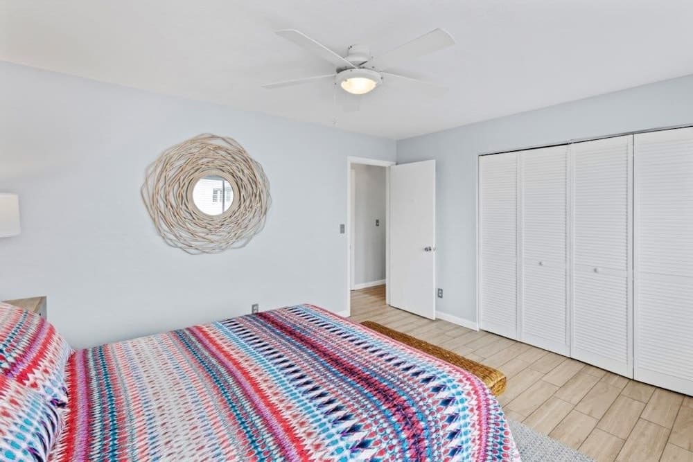 On A Whim 2 Bedroom Home by Redawning