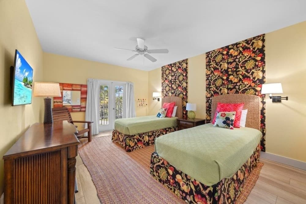 Ark 3 Bedroom Condo by RedAwning