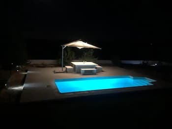 Cheerful 2-bedroom Villa With Pool