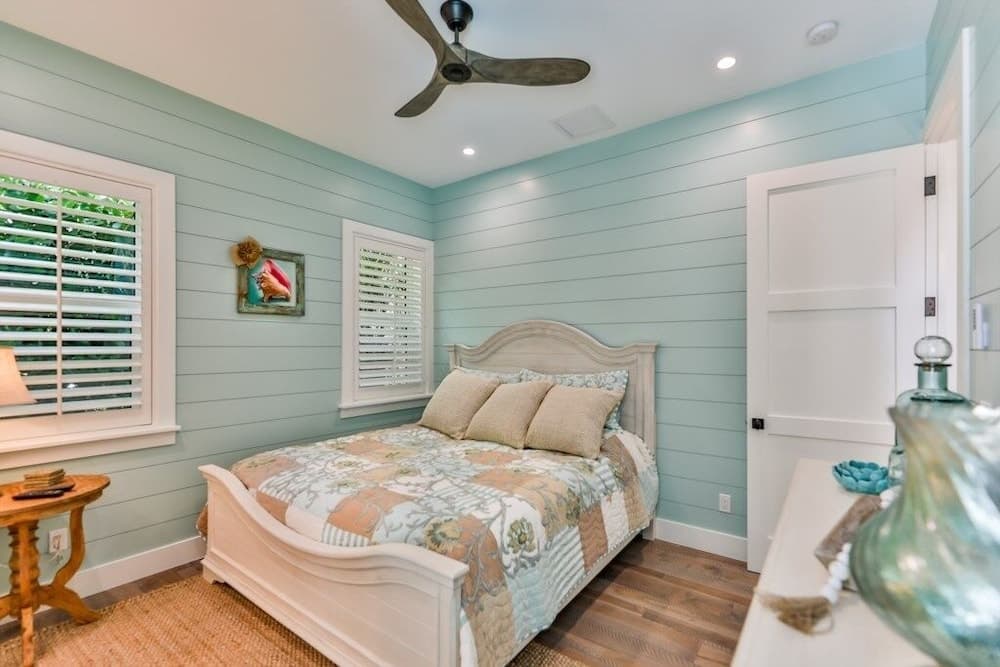 Coral Cottage 4 Bedroom Home by Redawning