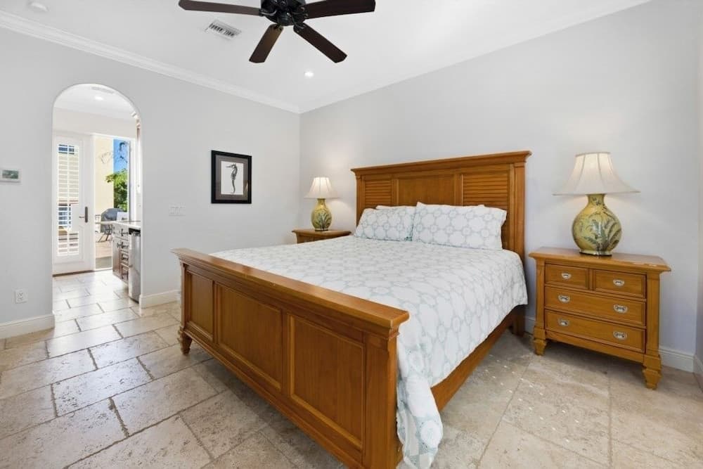 Villa Del Mar 5 Bedroom Home by RedAwning