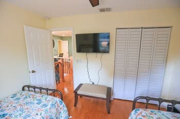 Largo Oasis Near Beaches