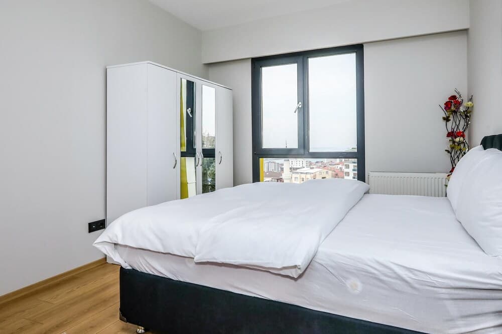 Fully Furnished Residence With Security in Pendik