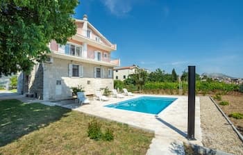 Private House With Pool, sea View and big Garden