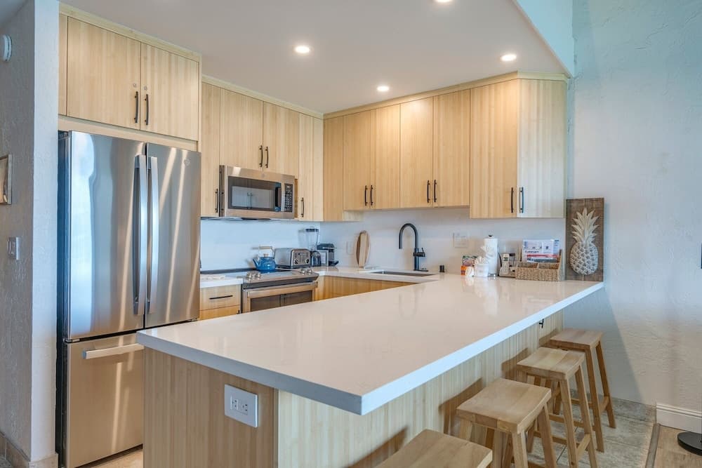 Papakea #f407 2 Bedroom Condo by RedAwning