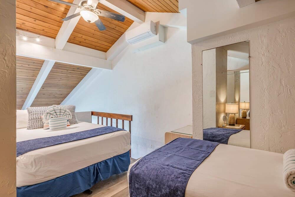 Papakea #f407 2 Bedroom Condo by RedAwning