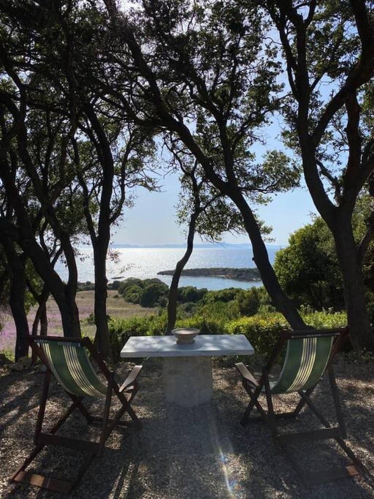 Secluded Seaside Villa w Garden Sea-sunset View